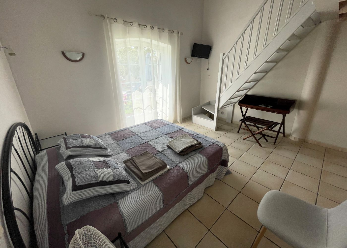 Chambre 3 en rez-de-jardin avec mezzanine