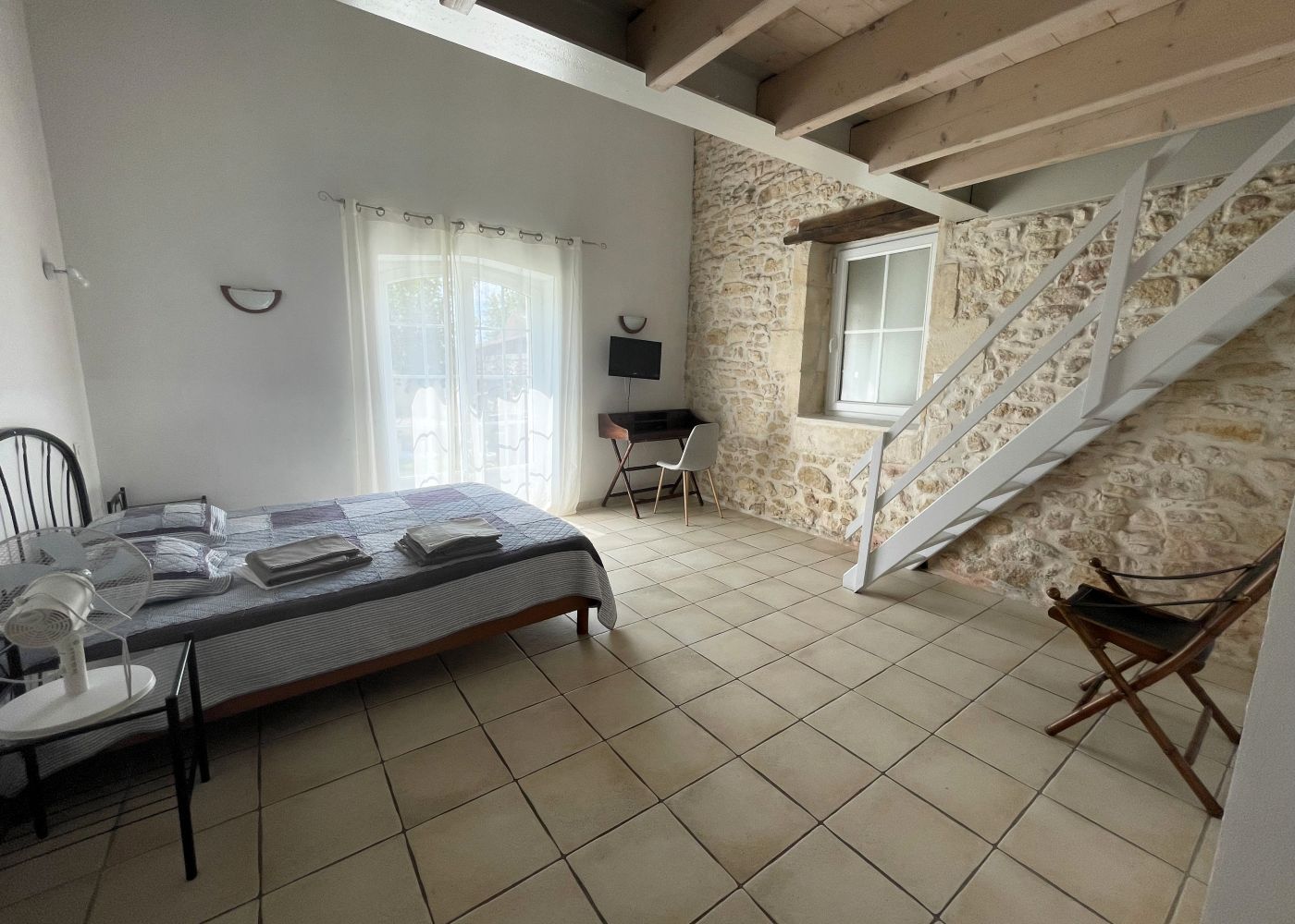 Chambre 4 en rez-de-jardin avec mezzanine