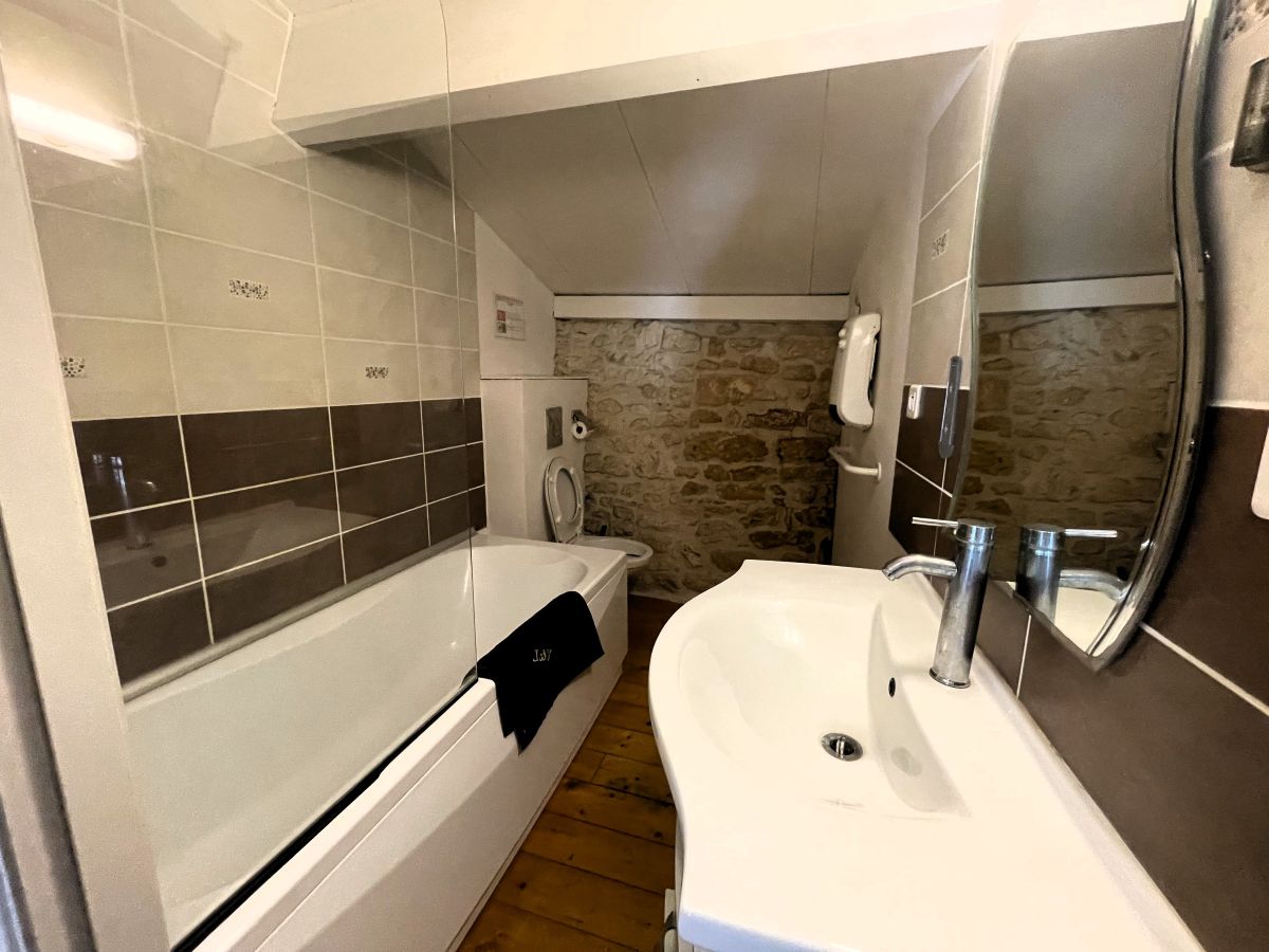 Salle de bain de la chambre 6